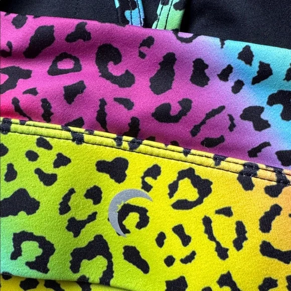 Zyia Rainbow Leopard Light & Tight Strappy bra - Picture 3 of 6